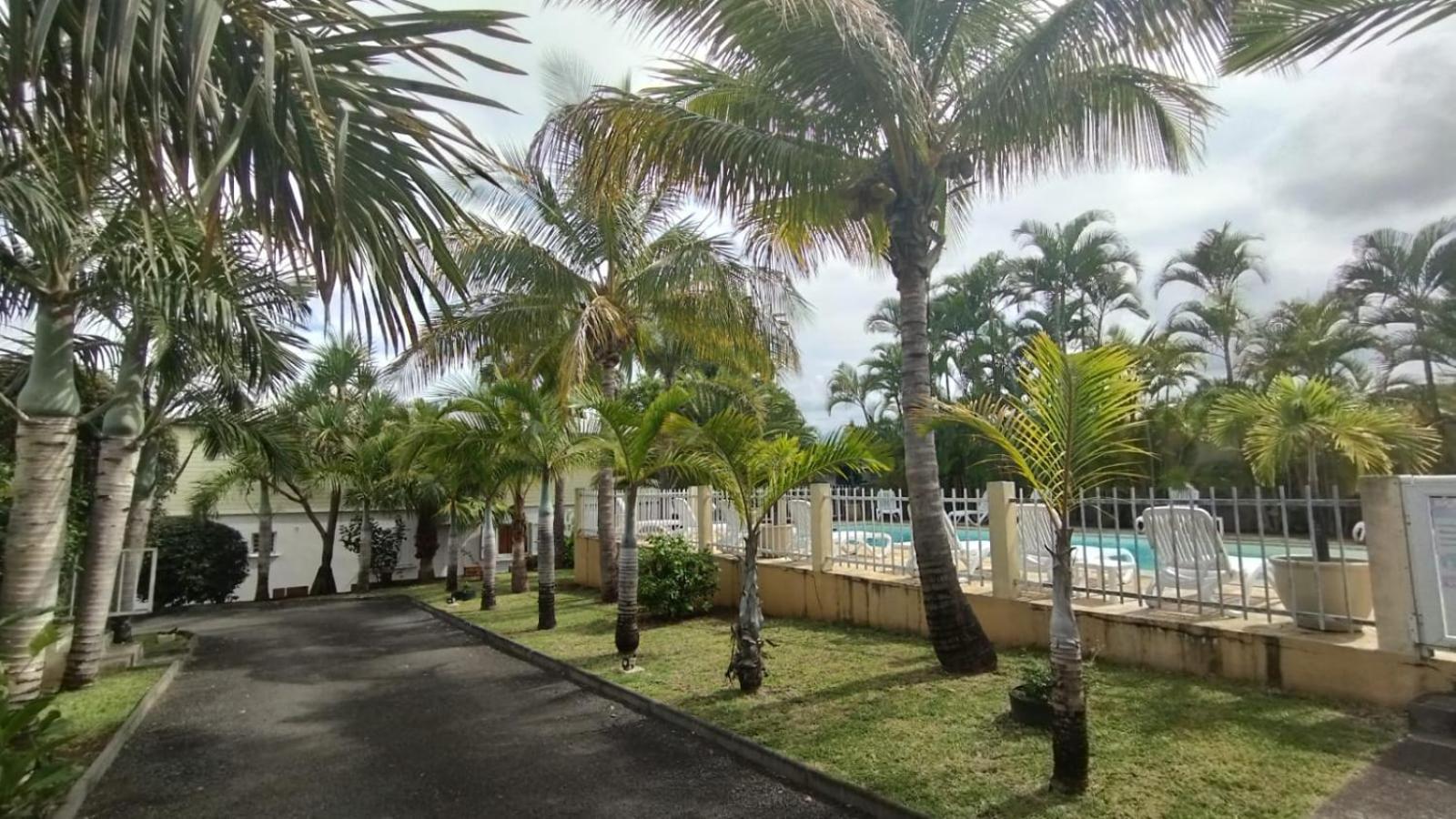 F2 Residence Oasis Terre Rouge A Saint Pierre Eksteriør bilde